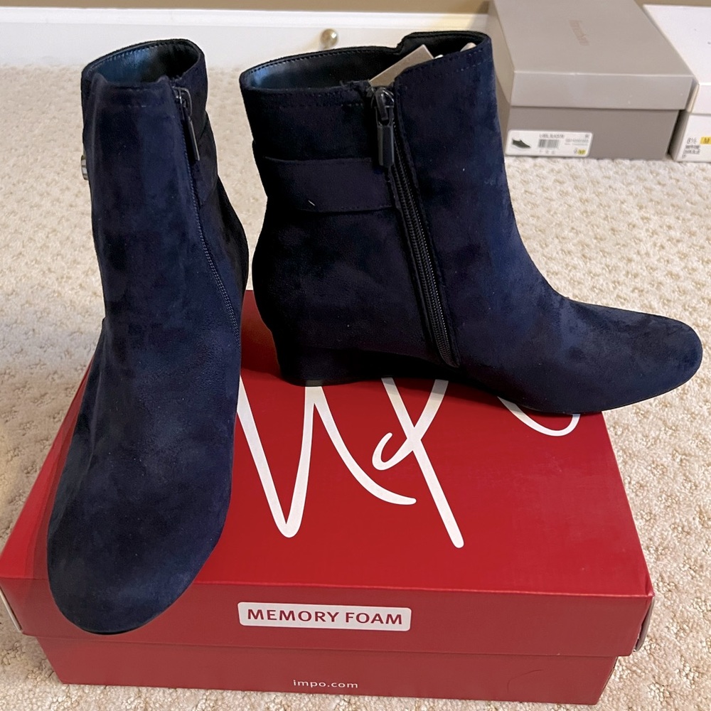 NWOT Impo suede low wedge ankle boots in midnight blue - size 8.5